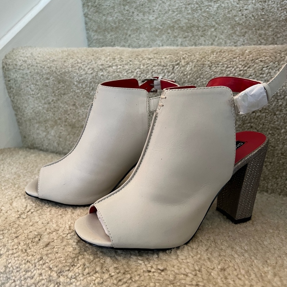 NIB Charles Jordan White Peep-Toe Heels, Size 5.5